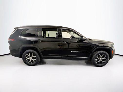 Diamond Black Crystal Pearlcoat 2023 Jeep Grand Cherokee L Limited