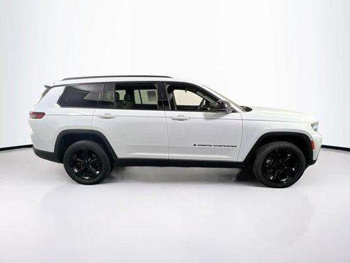 2022 Jeep Grand Cherokee L Altitude