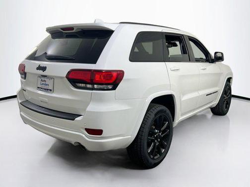2022 Jeep Grand Cherokee Laredo
