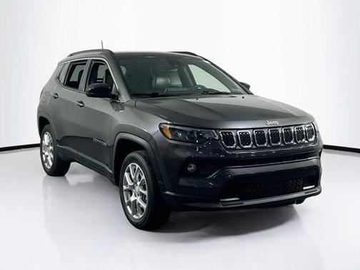 2023 Jeep Compass Latitude Lux