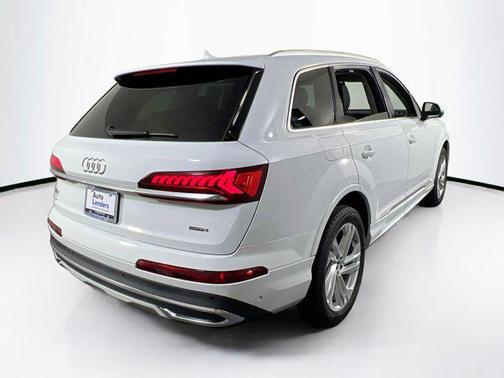2022 Audi Q7 55 Premium Plus