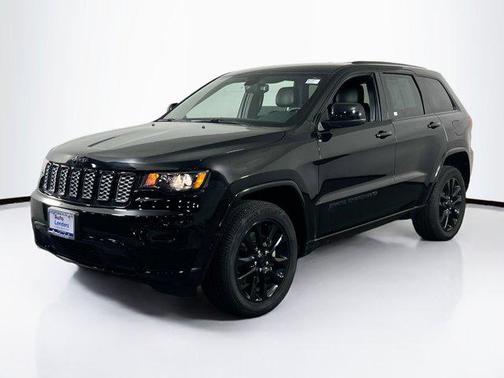 2022 Jeep Grand Cherokee Laredo