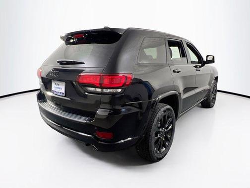 2022 Jeep Grand Cherokee Laredo