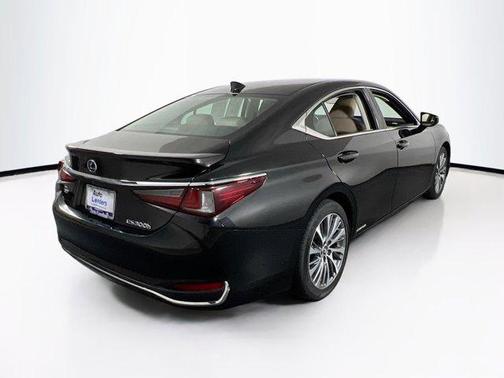 2021 Lexus ES 300h Base
