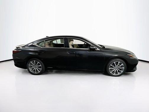 2021 Lexus ES 300h Base