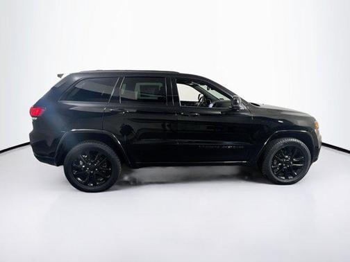 2022 Jeep Grand Cherokee Laredo