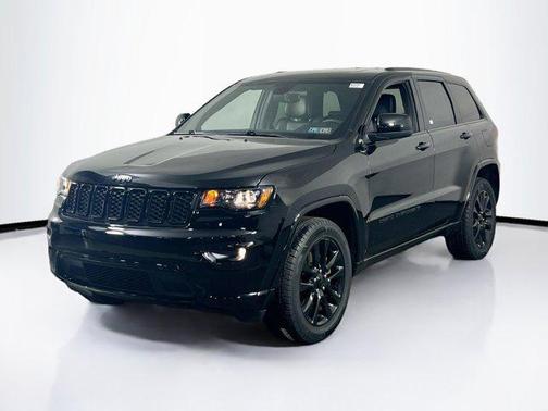 2022 Jeep Grand Cherokee Laredo