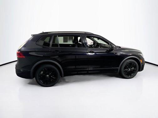 2022 Volkswagen Tiguan 2.0T SE R-Line Black 4MOTION