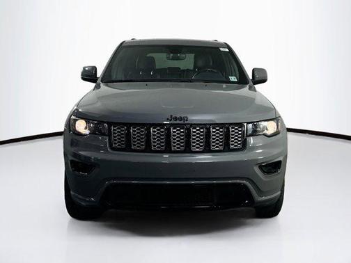 2022 Jeep Grand Cherokee Laredo