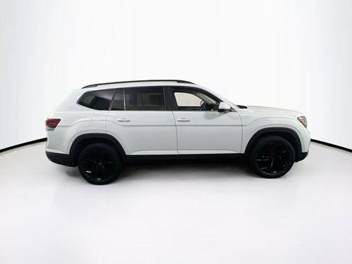 2022 Volkswagen Atlas 3.6L SE w/Technology
