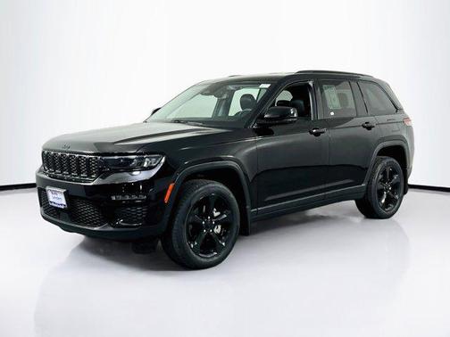 Diamond Black Crystal Pearlcoat 2023 Jeep Grand Cherokee Limited