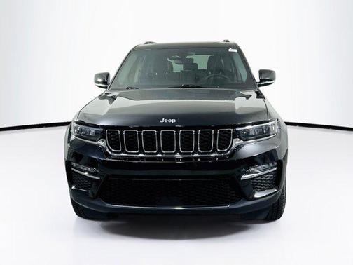 Diamond Black Crystal Pearlcoat 2023 Jeep Grand Cherokee Limited