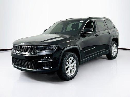 Diamond Black Crystal Pearlcoat 2023 Jeep Grand Cherokee Limited