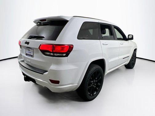 2022 Jeep Grand Cherokee Laredo