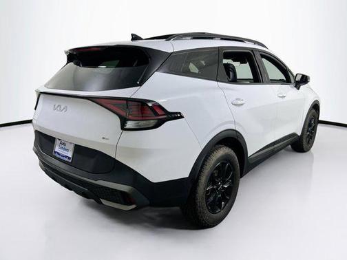 Glacial White Pearl 2023 Kia Sportage S