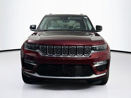 2022 Jeep Grand Cherokee Summit