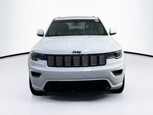 2022 Jeep Grand Cherokee Laredo