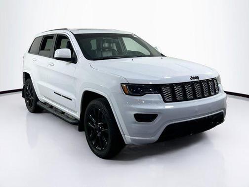2022 Jeep Grand Cherokee Laredo