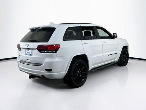 2022 Jeep Grand Cherokee Laredo