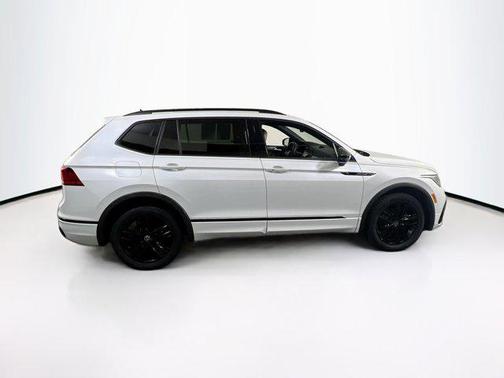 2022 Volkswagen Tiguan 2.0T SE R-Line Black 4MOTION