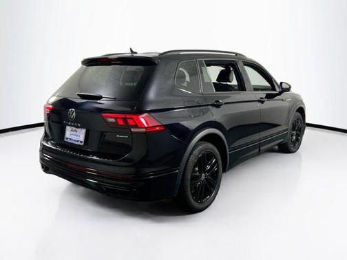2022 Volkswagen Tiguan 2.0T SE R-Line Black 4MOTION
