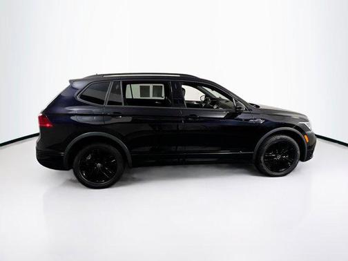 2022 Volkswagen Tiguan 2.0T SE R-Line Black 4MOTION