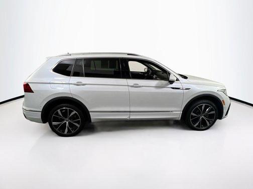 2022 Volkswagen Tiguan 2.0T SEL R-Line 4MOTION