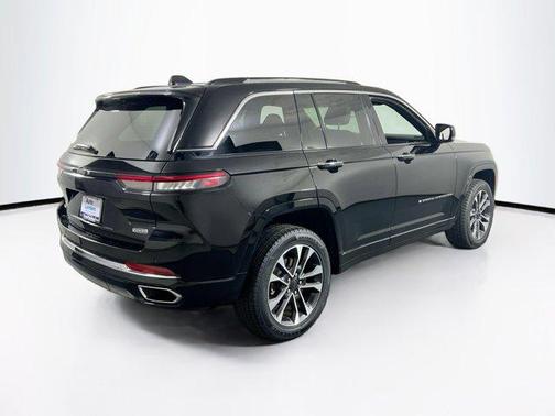 2022 Jeep Grand Cherokee Overland