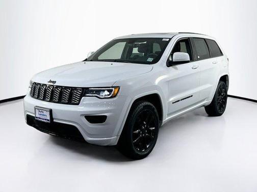 2022 Jeep Grand Cherokee Laredo