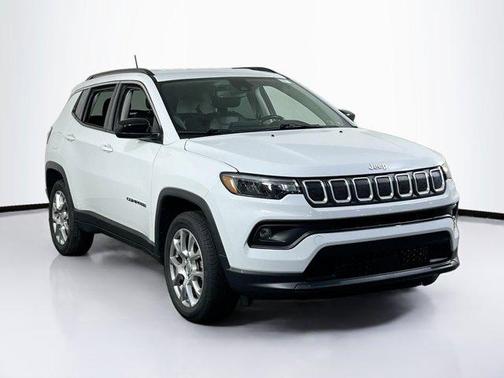 2022 Jeep Compass Latitude Lux