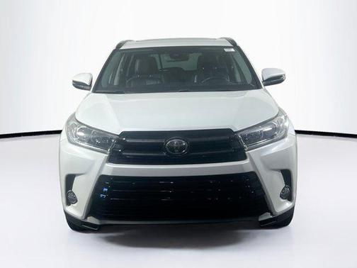 2017 Toyota Highlander SE