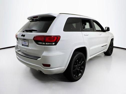 2022 Jeep Grand Cherokee Laredo