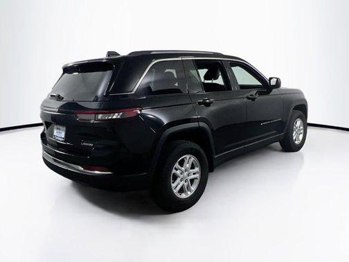2022 Jeep Grand Cherokee Laredo