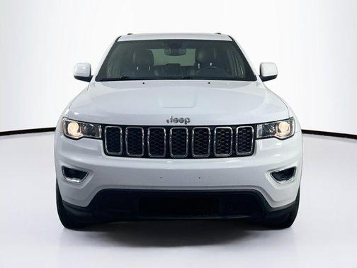 2022 Jeep Grand Cherokee Laredo