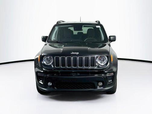 Black Clearcoat 2022 Jeep Renegade Latitude