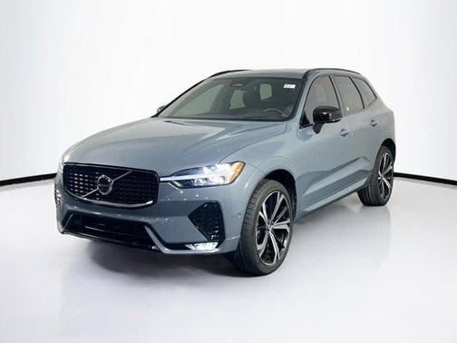 2022 Volvo XC60 B6 R-Design