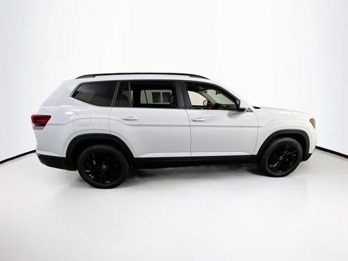 2022 Volkswagen Atlas 2.0T SE w/Technology