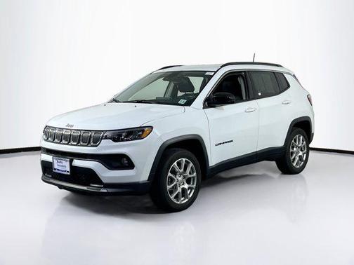 Bright White Clearcoat 2022 Jeep Compass Latitude Lux