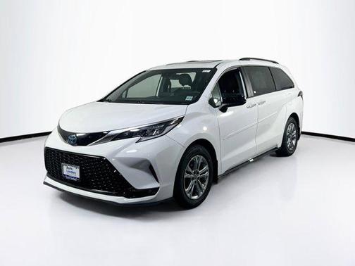 2022 Toyota Sienna XSE 7 Passenger