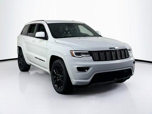 2022 Jeep Grand Cherokee Laredo