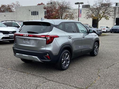 2025 Kia Seltos LX
