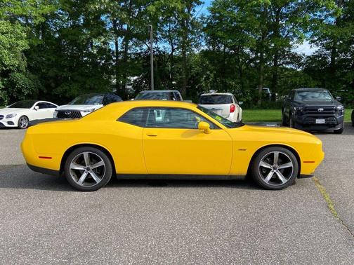 Yellow Jacket Clearcoat 2018 Dodge Challenger R/T