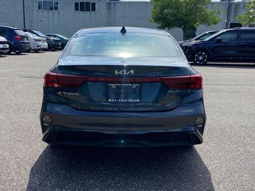 Gravity Gray 2023 Kia Forte LXS