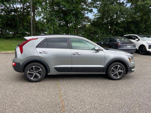 Steel Gray 2023 Kia Niro EX