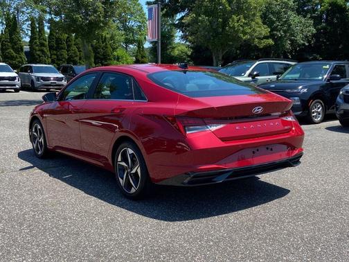 2022 Hyundai ELANTRA Limited