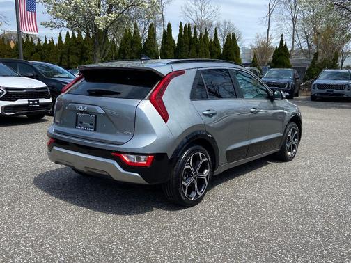 2023 Kia Niro EX Touring