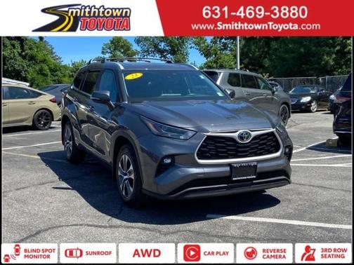 Gray 2023 Toyota Highlander XLE