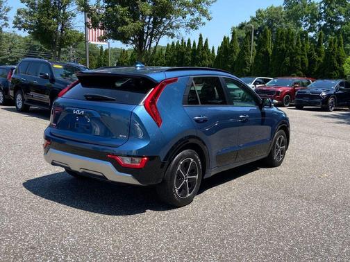 2023 Kia Niro SX