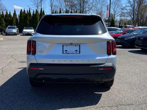 2022 Kia Sorento LX