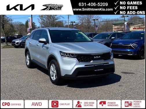 2022 Kia Sorento LX